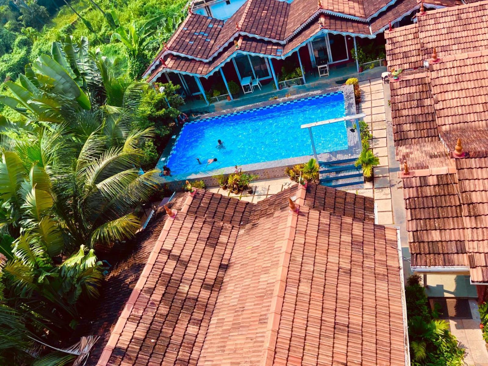 Hotel The G R S Candolim 4*
