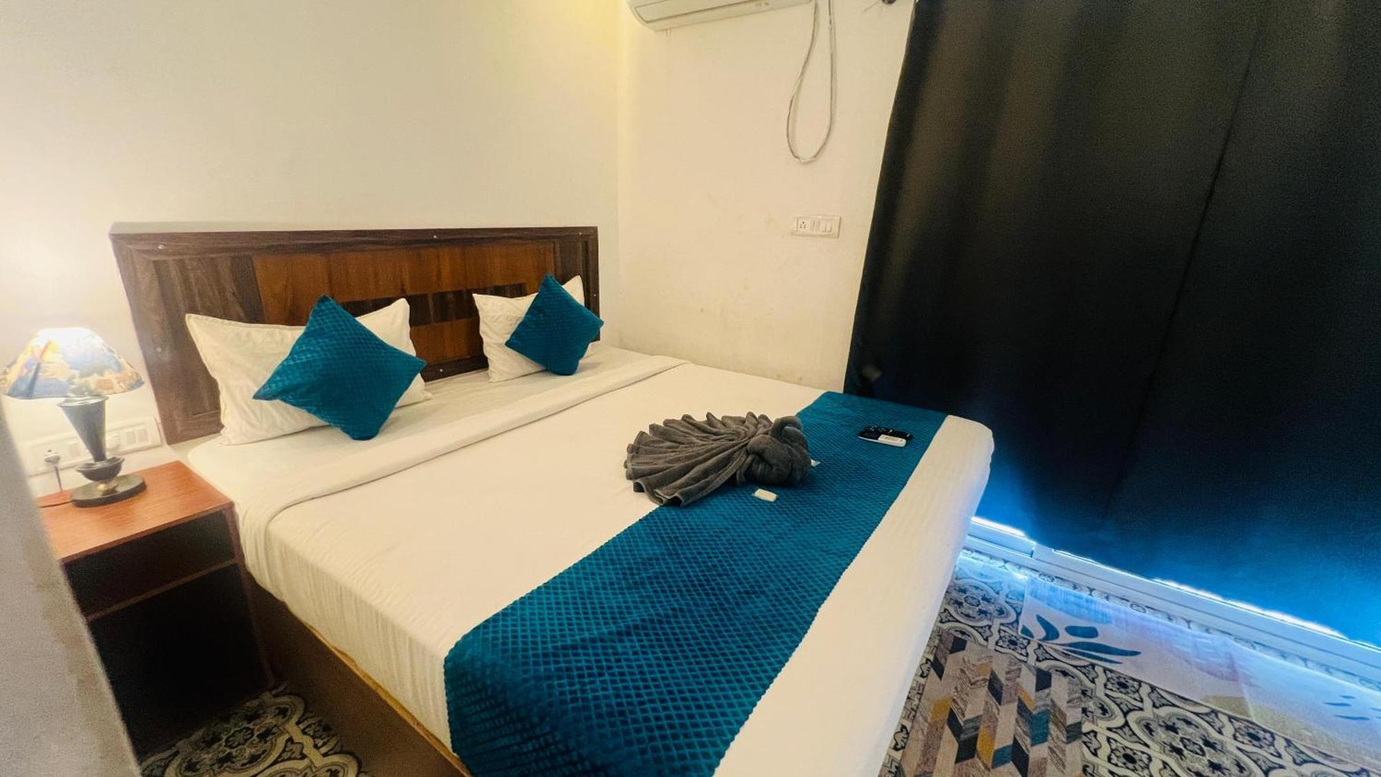 Hotel The G R S Candolim 4*